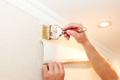 Pose de papier peint à Royères — revêtements muraux et toiles de verre